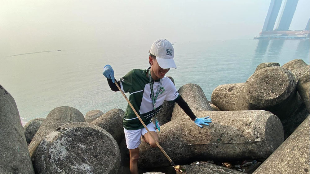UV Joins 41st Coastal Cleanup